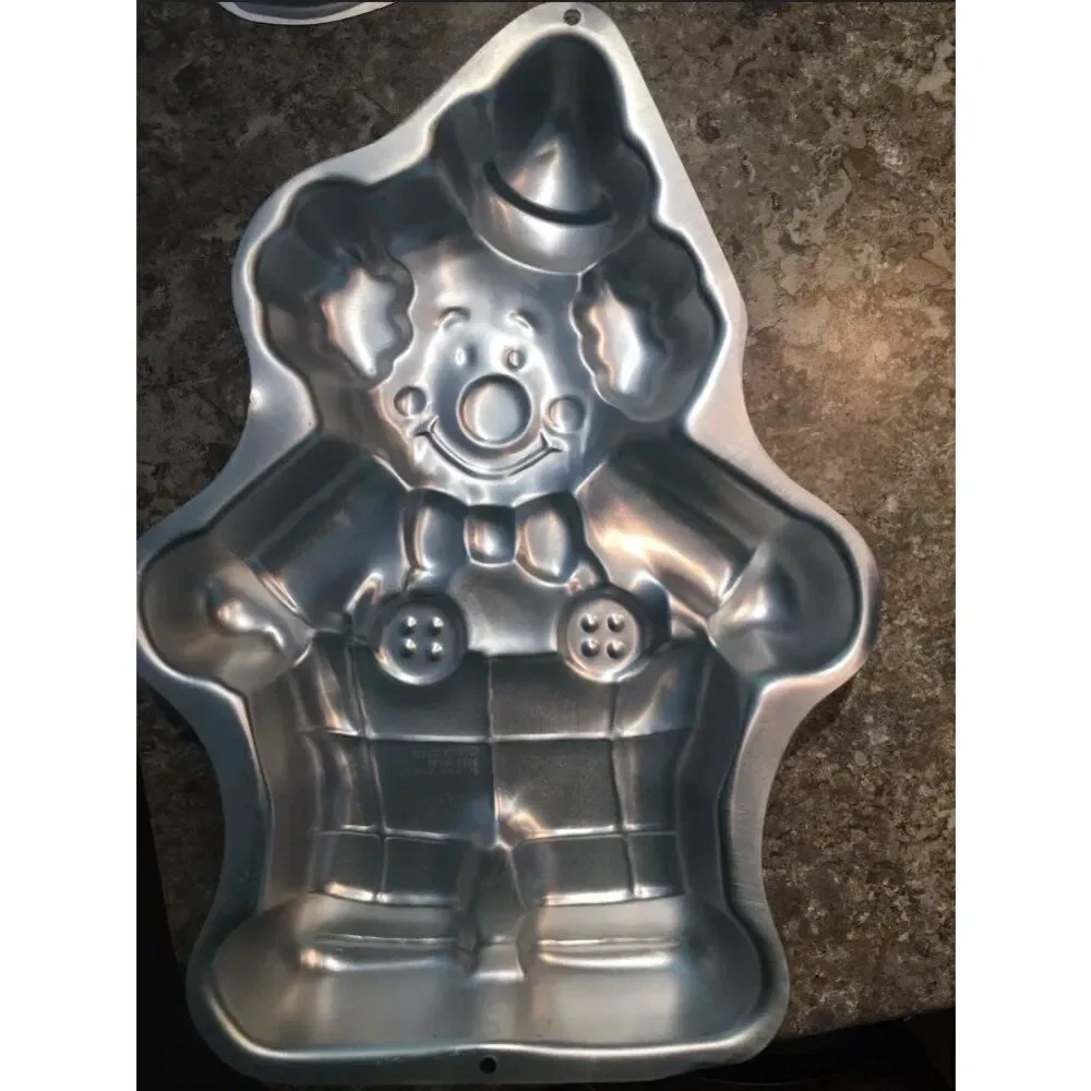 Wilton Clown Cake Pan Mold 1993 - #2105-6711 - Perfect for Birthday Celebrations